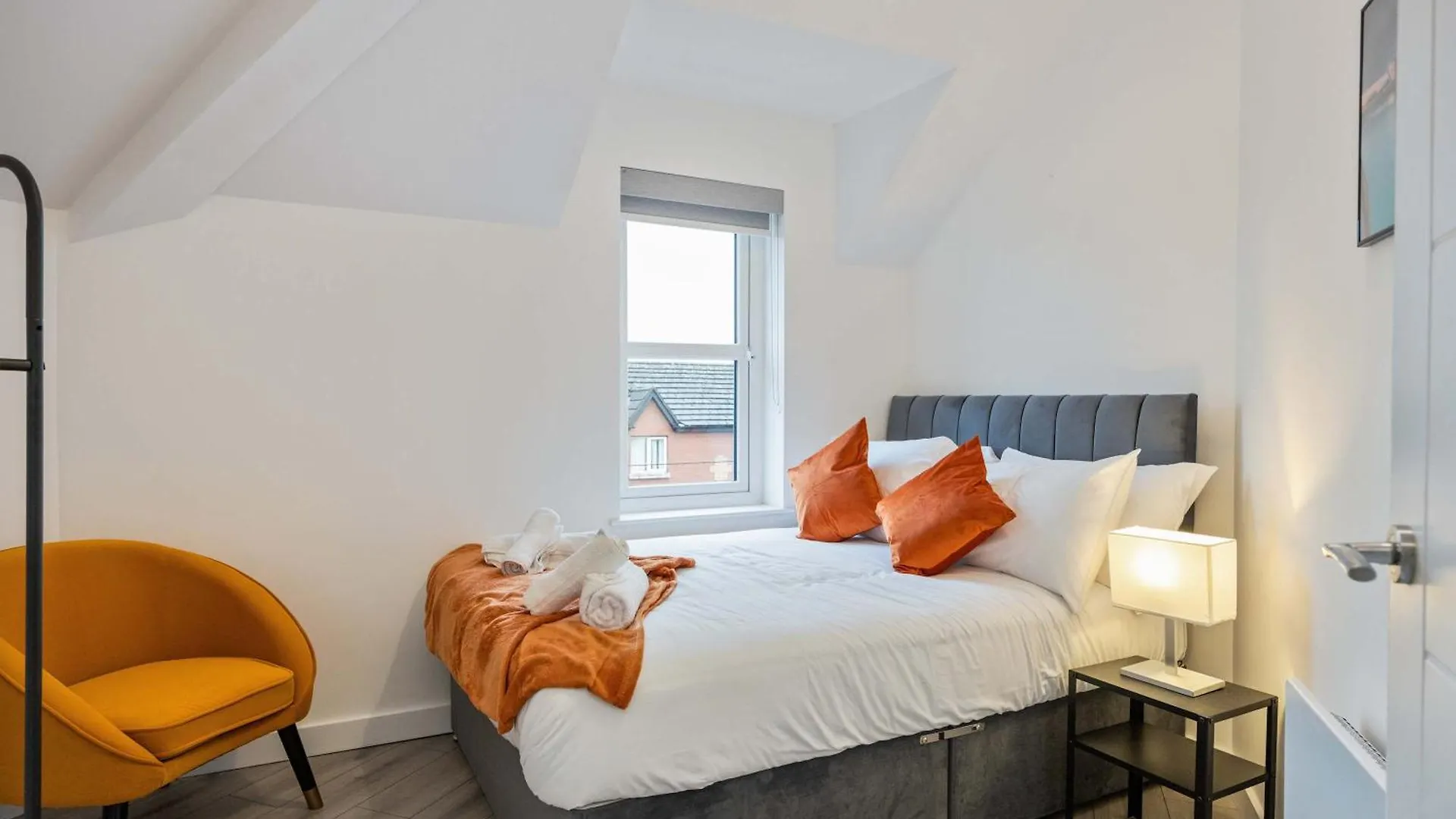 Unique 1 Bed Penthouse In East Village, Belfast - Walk To City Centre, Roof Terrace 0*,  Wielka Brytania
